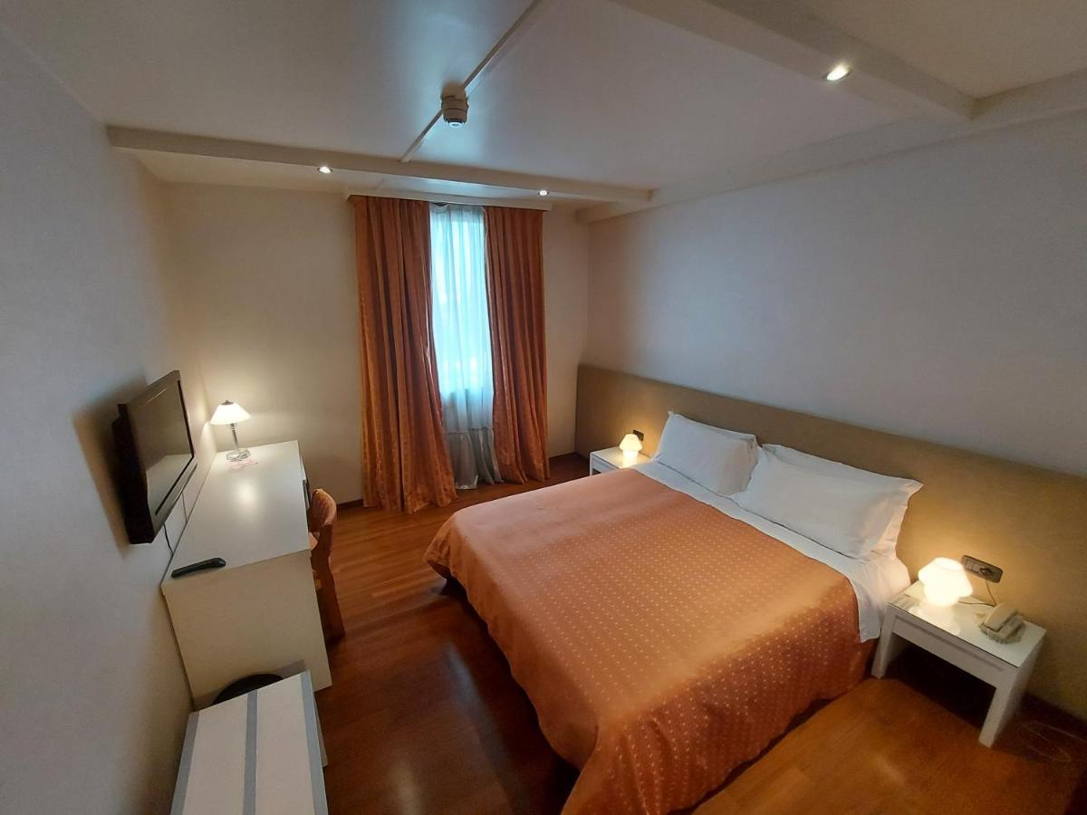 Hotel Posta 77 San Giorgio In Bosco Ngoại thất bức ảnh