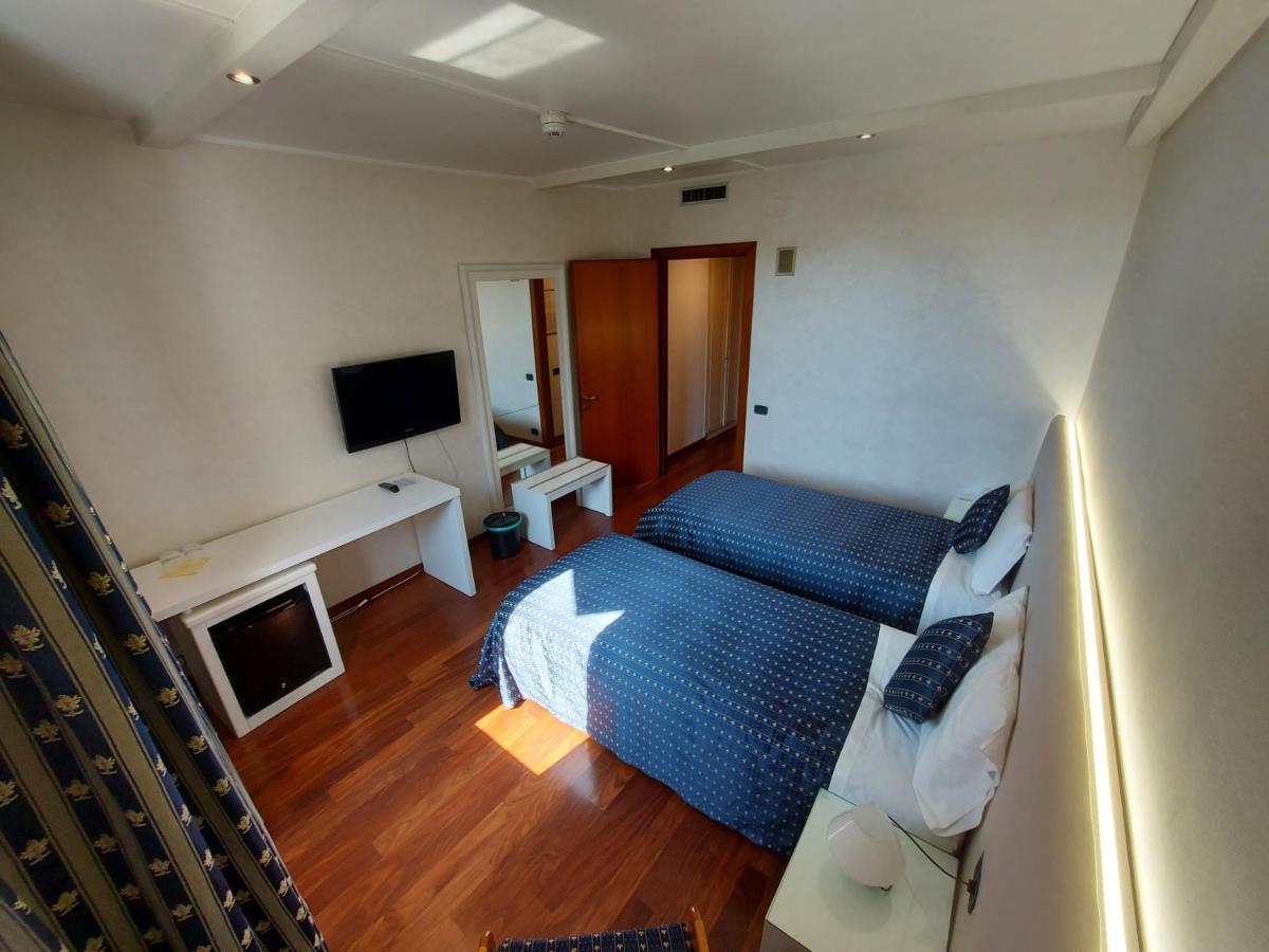 Hotel Posta 77 San Giorgio In Bosco Ngoại thất bức ảnh