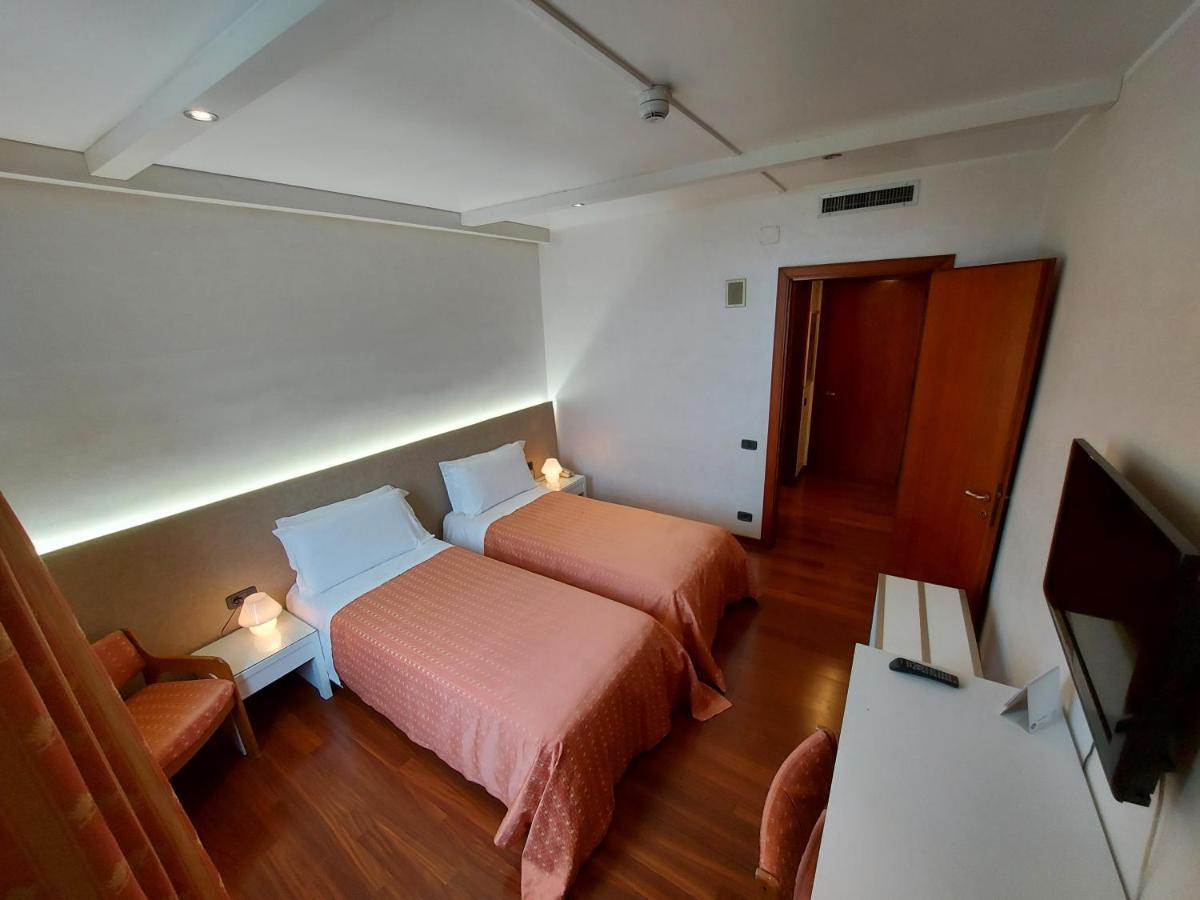 Hotel Posta 77 San Giorgio In Bosco Ngoại thất bức ảnh